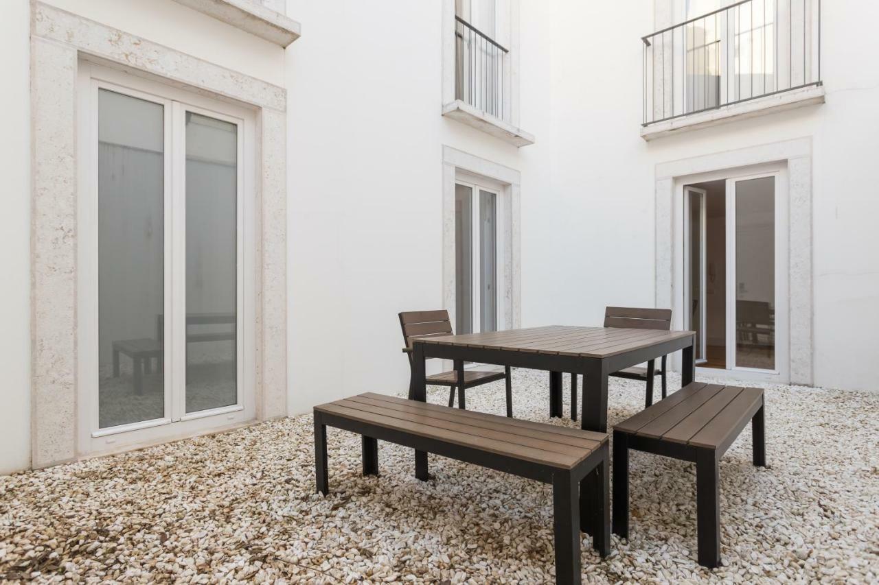 Chiado Cozy Apartments - By Lu Holidays Lisbona Esterno foto